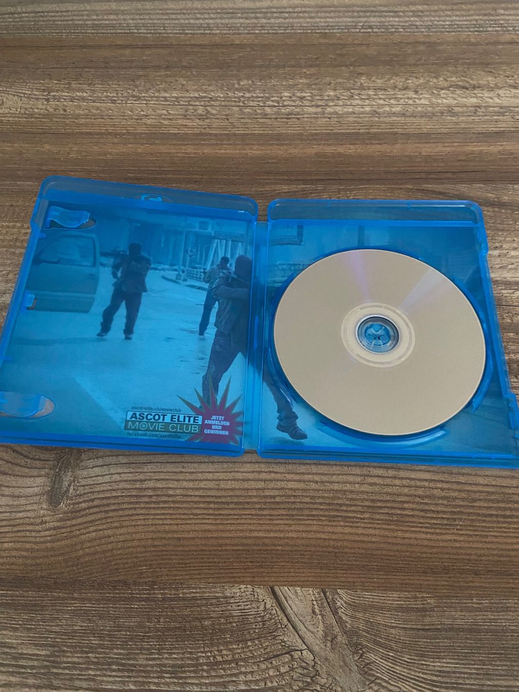 Tutti i DVDs: TRIPLE 9 Blu-ray Top Zustand! – Usato da Hasle LU venduto da P89erni01 3