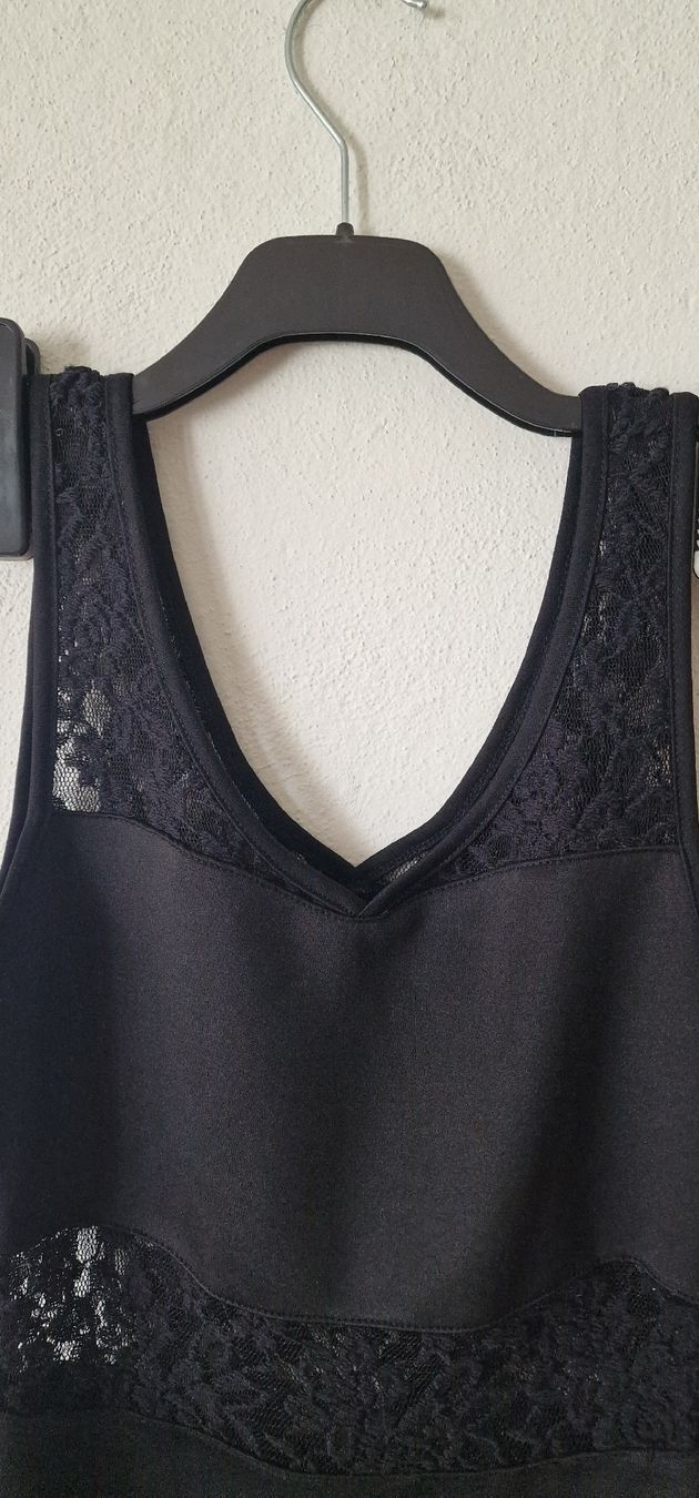 Kleider: Amisu Kleid, Schwarz, Grösse 36, mit Spitze, – Gebraucht aus Romanshorn von REALJessiB 5