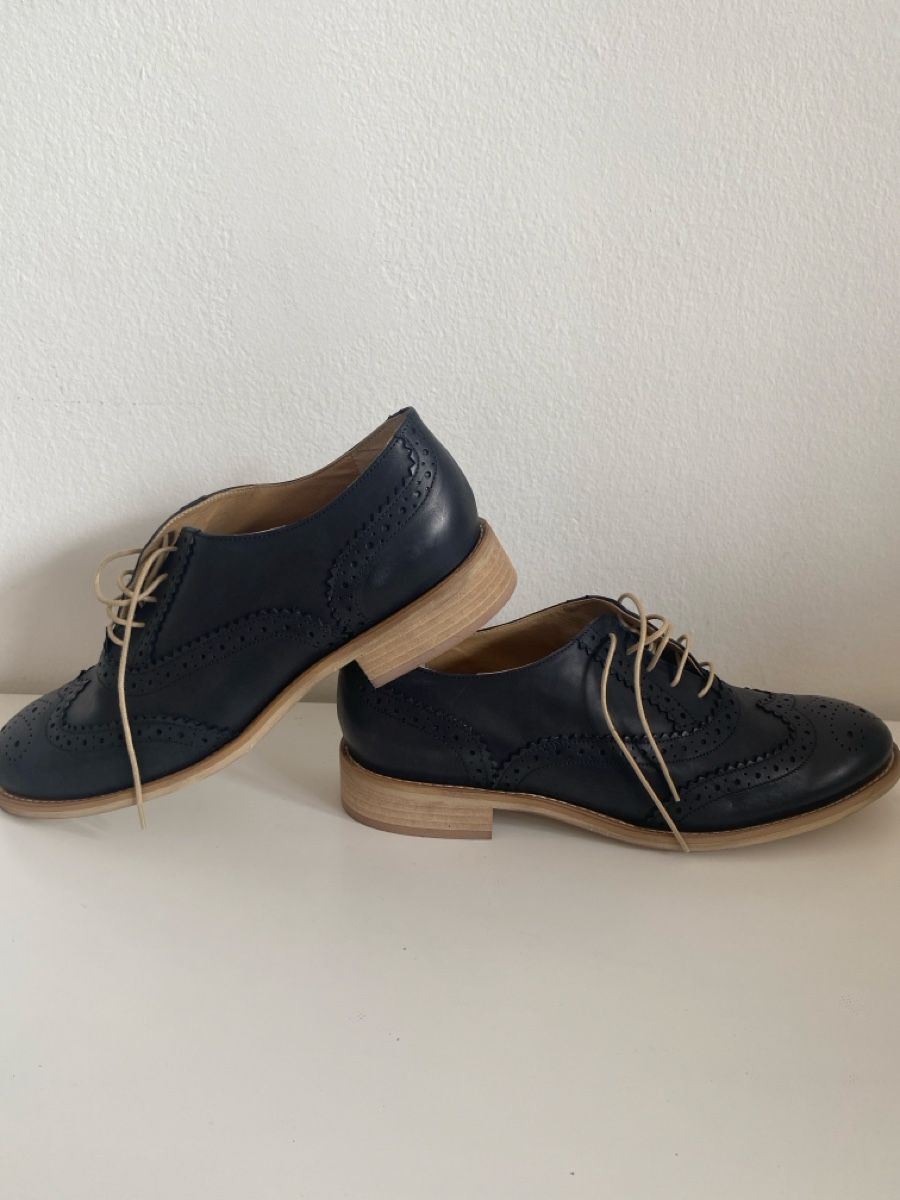 Damenschuhe: Scarpe stringate Bata blu, numero 41 – Neu und originalverpackt aus Vacallo von lac_2z26