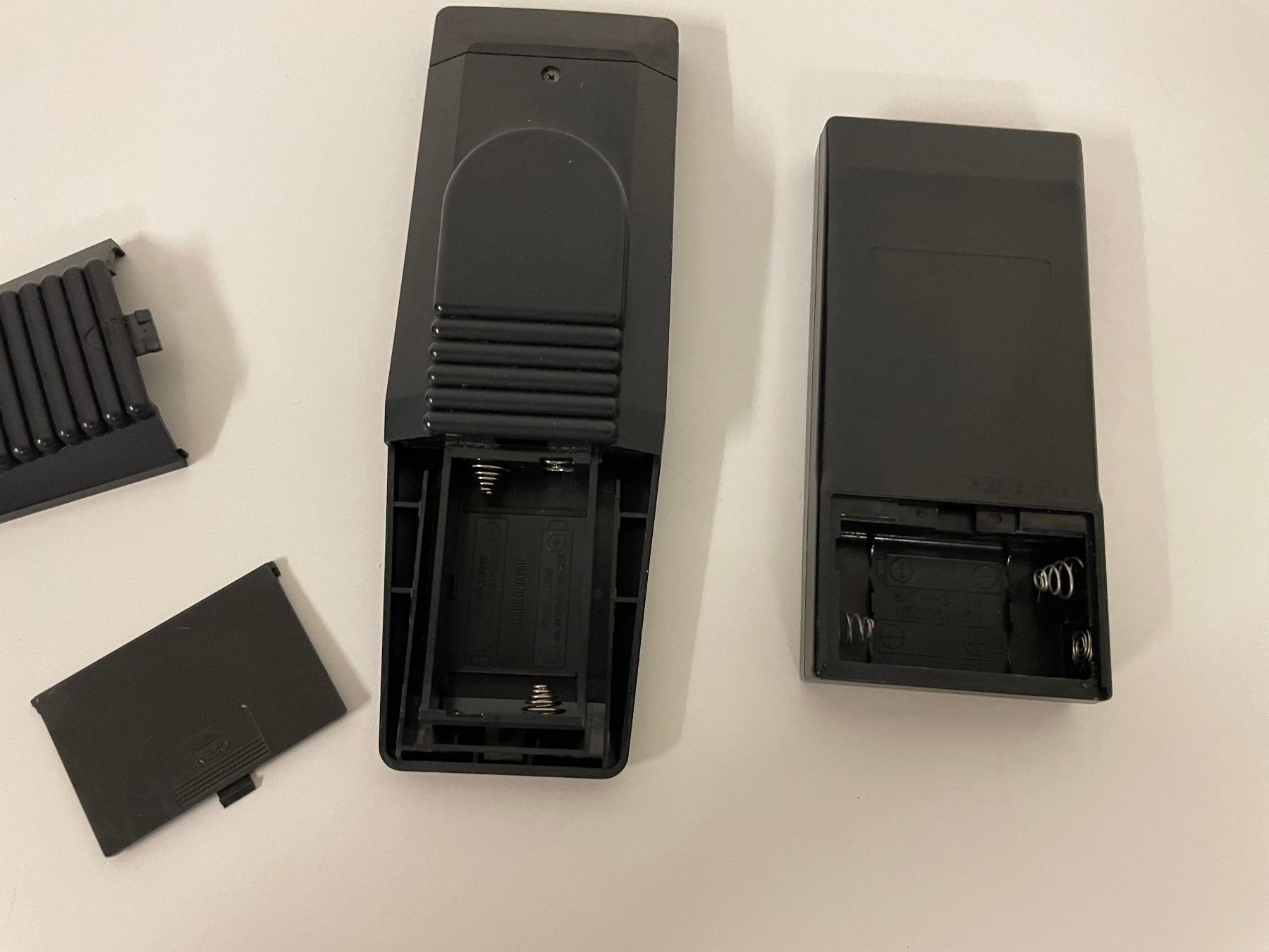 Nad Fernbedienungen: deux télécommande nad – Gebraucht aus La Croix (Lutry) von netrajet 2