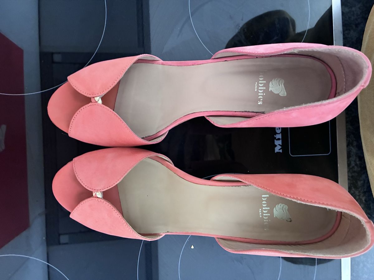 Scarpe da donna: Escarpins de Bobbies – Usato da Lausanne venduto da lewis04 2