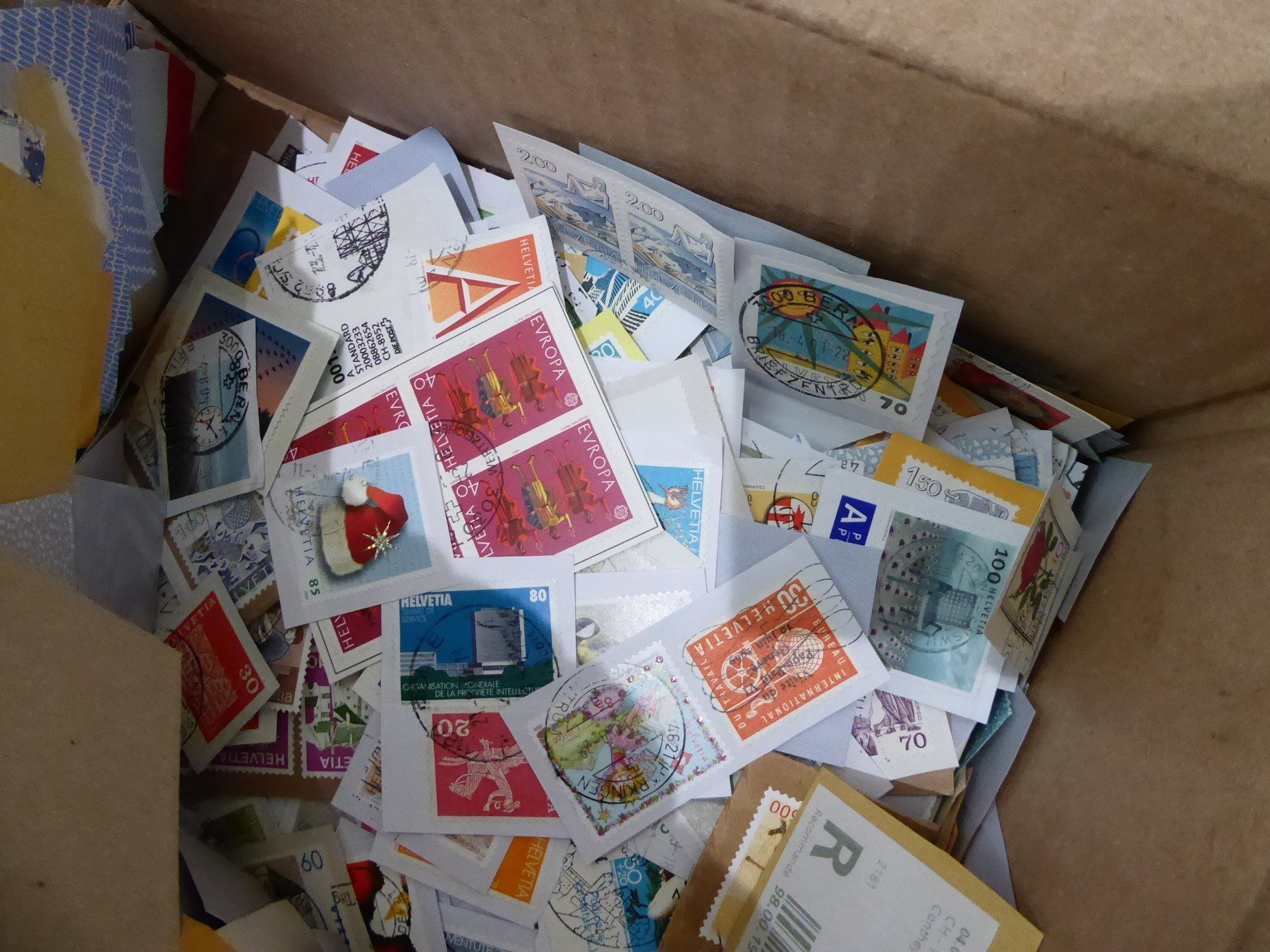 Tutti i francobolli: Interessanter Posten Schweiz auf Papier – Usato da Rothrist venduto da swisstools 8