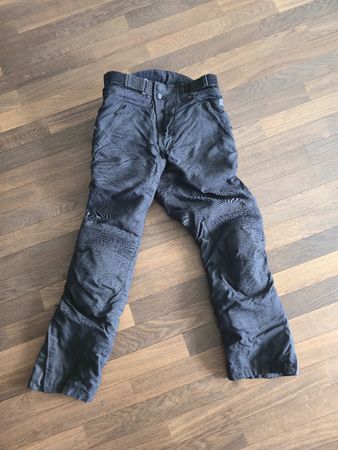 Gebrauchte Motorradhose mit Knie und Hüftprotektoren Ab 5.-