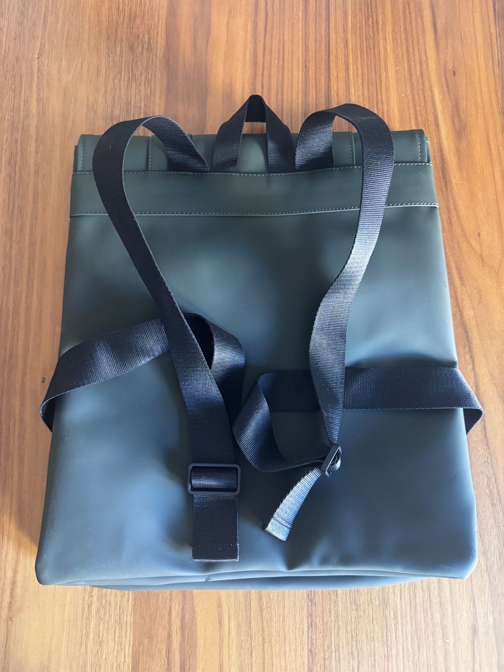 Rains Zaini: Rains Rucksack W3 in Khaki – Nuovo (secondo la descrizione) da Zürich venduto da Zrh89 1