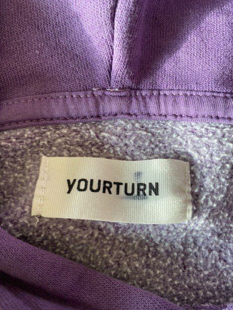 Maglioni & Felpe: Pullover Yourturn GR. M – Usato da Schnottwil venduto da Garuso 1