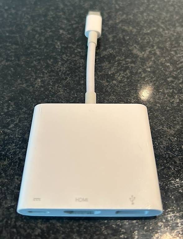 Apple Adattatori: Apple iPad Adapter A2119.  Weiss – Usato da Zürich venduto da Guess4u2