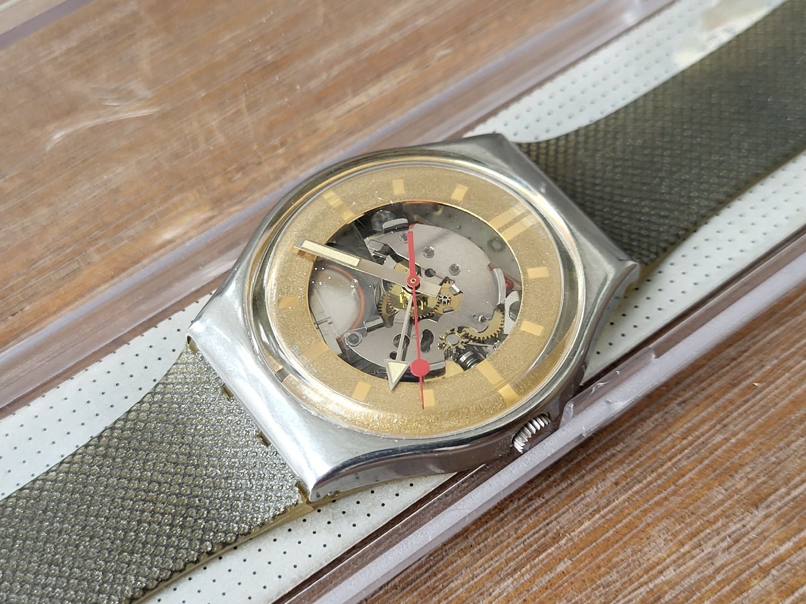 Swatch Orologi: SWATCH GX102 GOLDEN SPHERE NEU – Nuovo e nell'imballaggio originale da Lommiswil venduto da Fridu_C 1