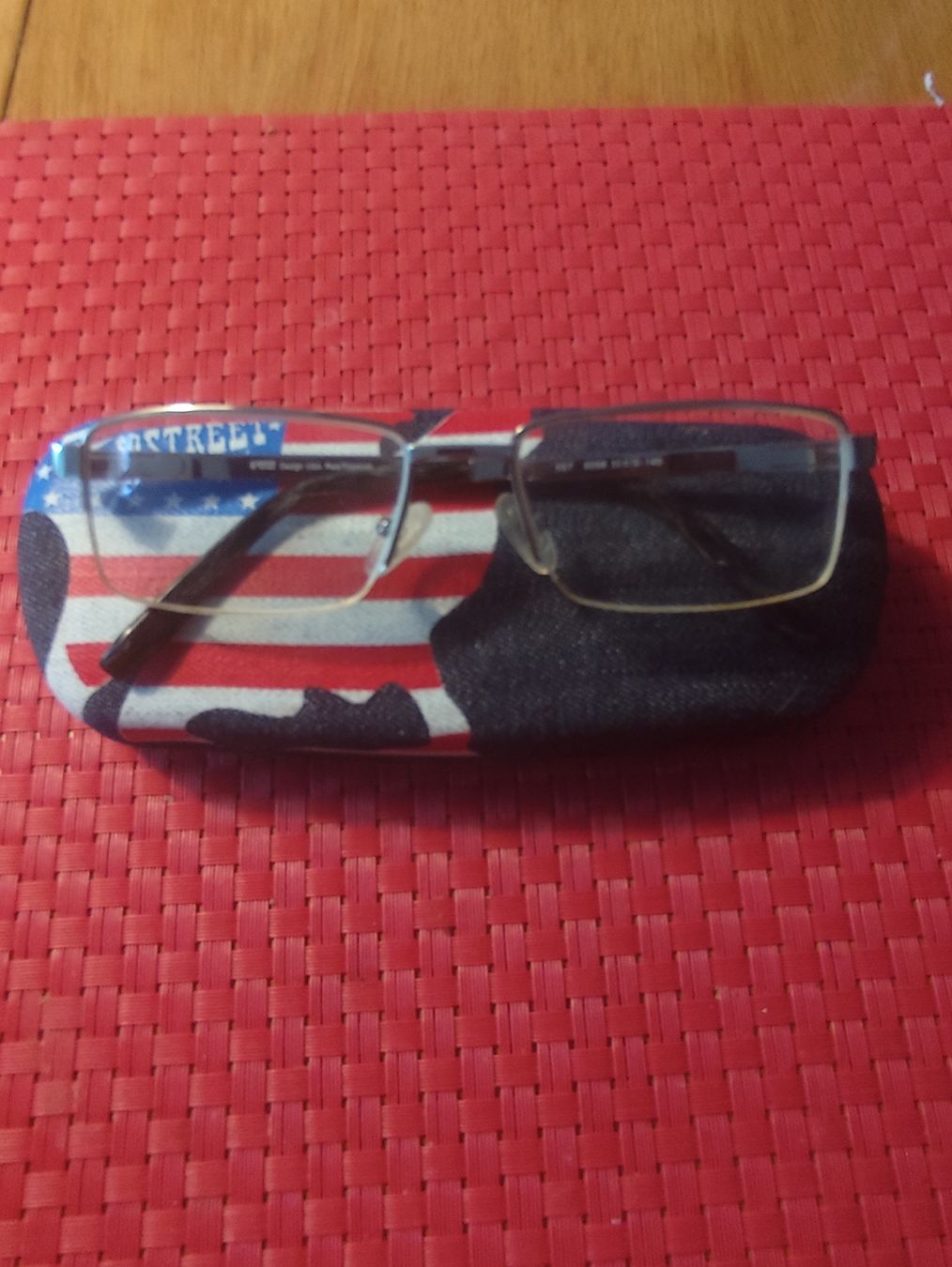 Brillen & Gläser: Brille (5 th STREET) mit orginal Etui – Gebraucht aus minusio von bierbrauer 7
