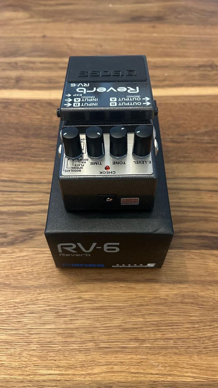 Boss Strumenti musicali: BOSS Reverb RV-6 – Usato da Prez-vers-Noréaz venduto da sci_0002 2