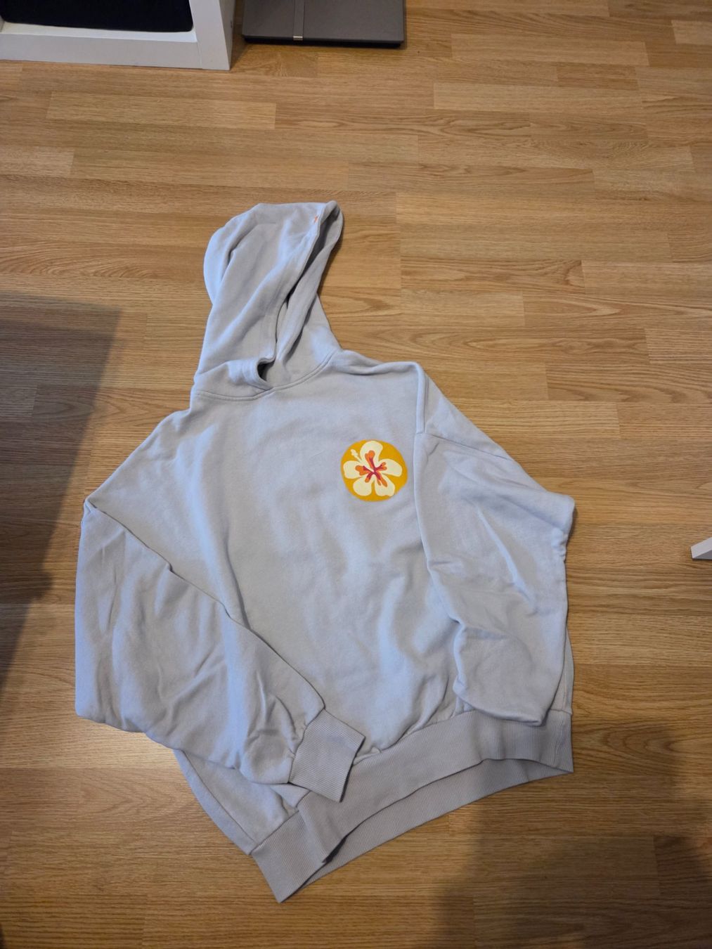 Pull&Bear Maglioni & Felpe: Kapuzenpullover hellgrau – Usato da Oberiberg venduto da Dorimahei