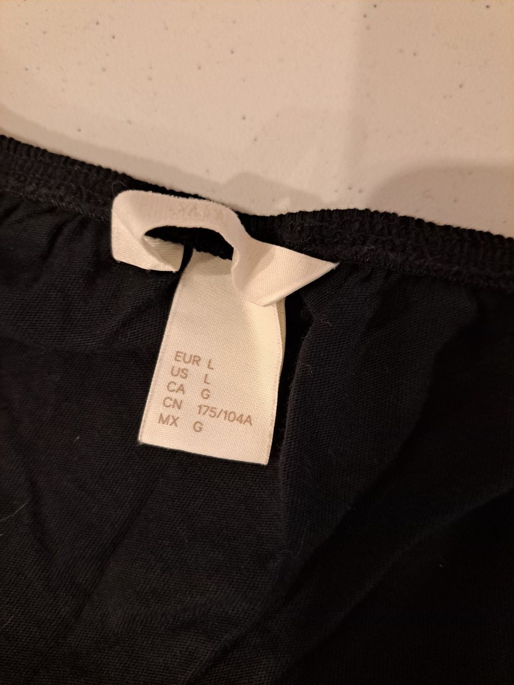 H&M Blusen: Elegantes Plissee-Top, schwarz,  Grösse L – Gebraucht aus La Neuveville von Vestiaire_2011 2