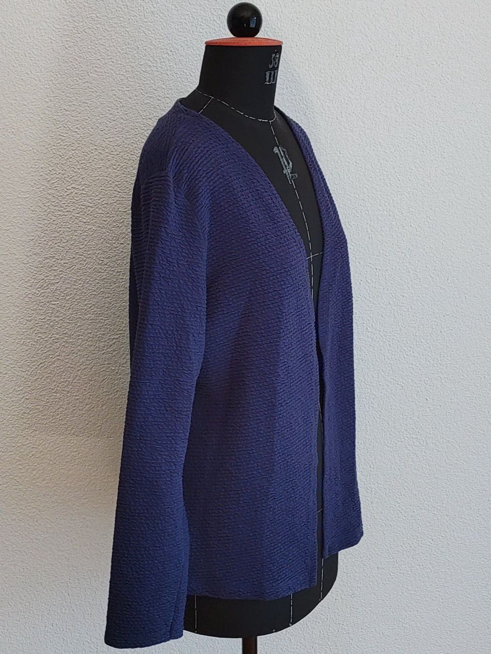 Giacche: Dunkelblaue Strickjacke, Grösse 44-46 – Usato da Strengelbach venduto da Phorensic_30 1