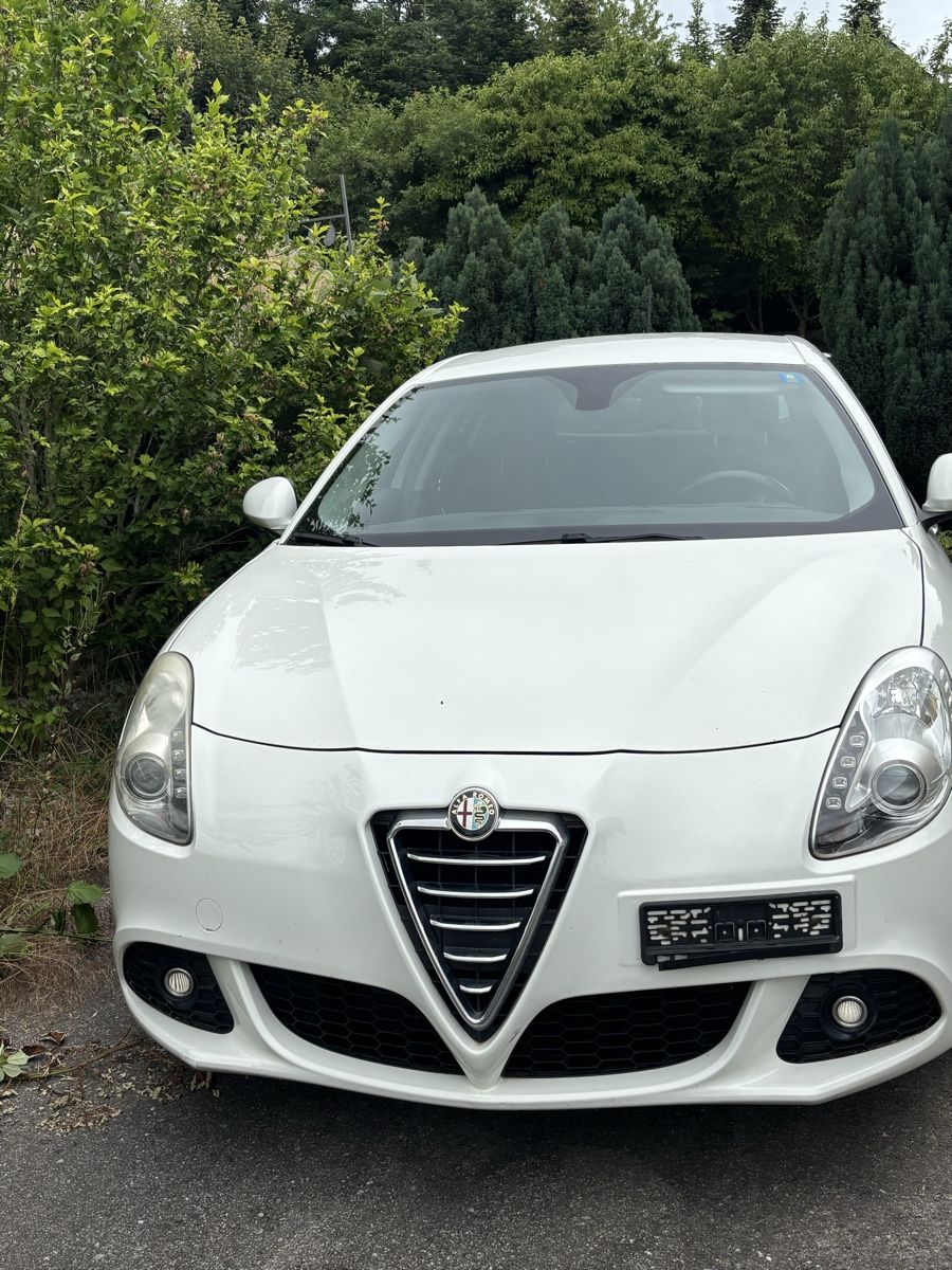 Alfa Romeo Automobili: Alfa Giulietta – Usato da Cousset venduto da Agorboss