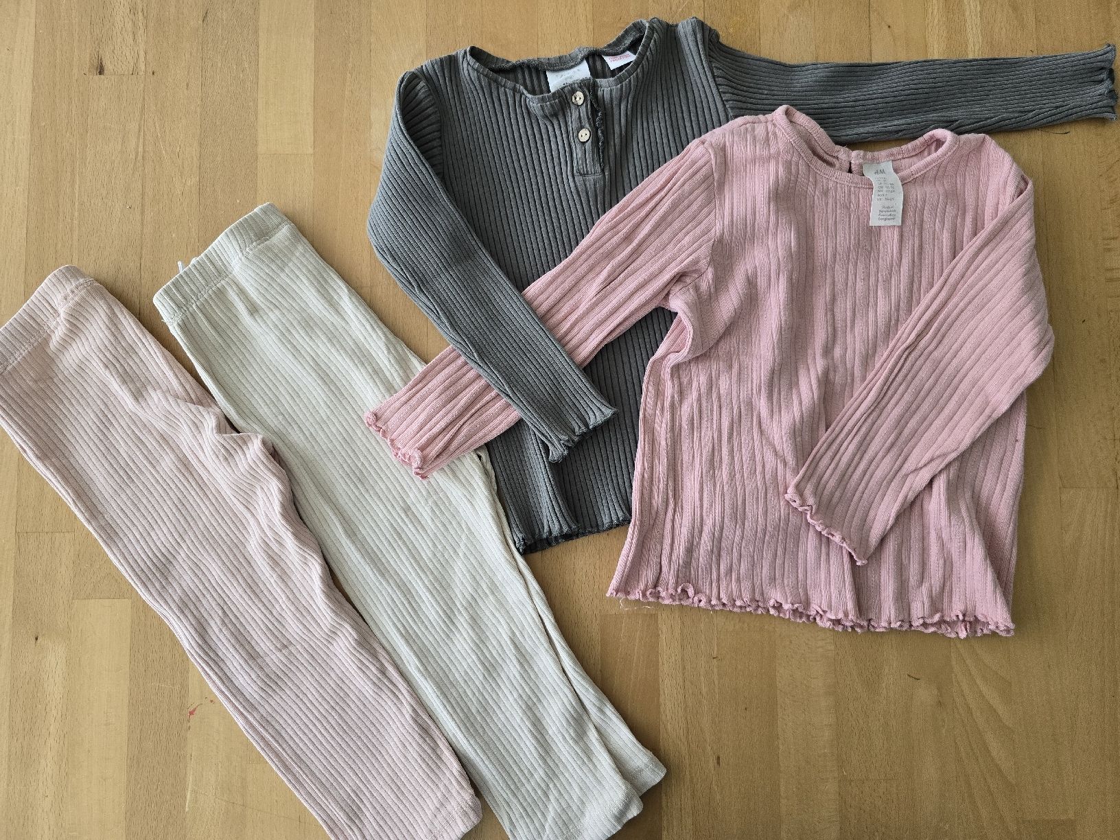 H&M Ensembles coordonnés: Mädchen Set Gr 92 – D'occasion à Seedorf UR par Kali_fornia