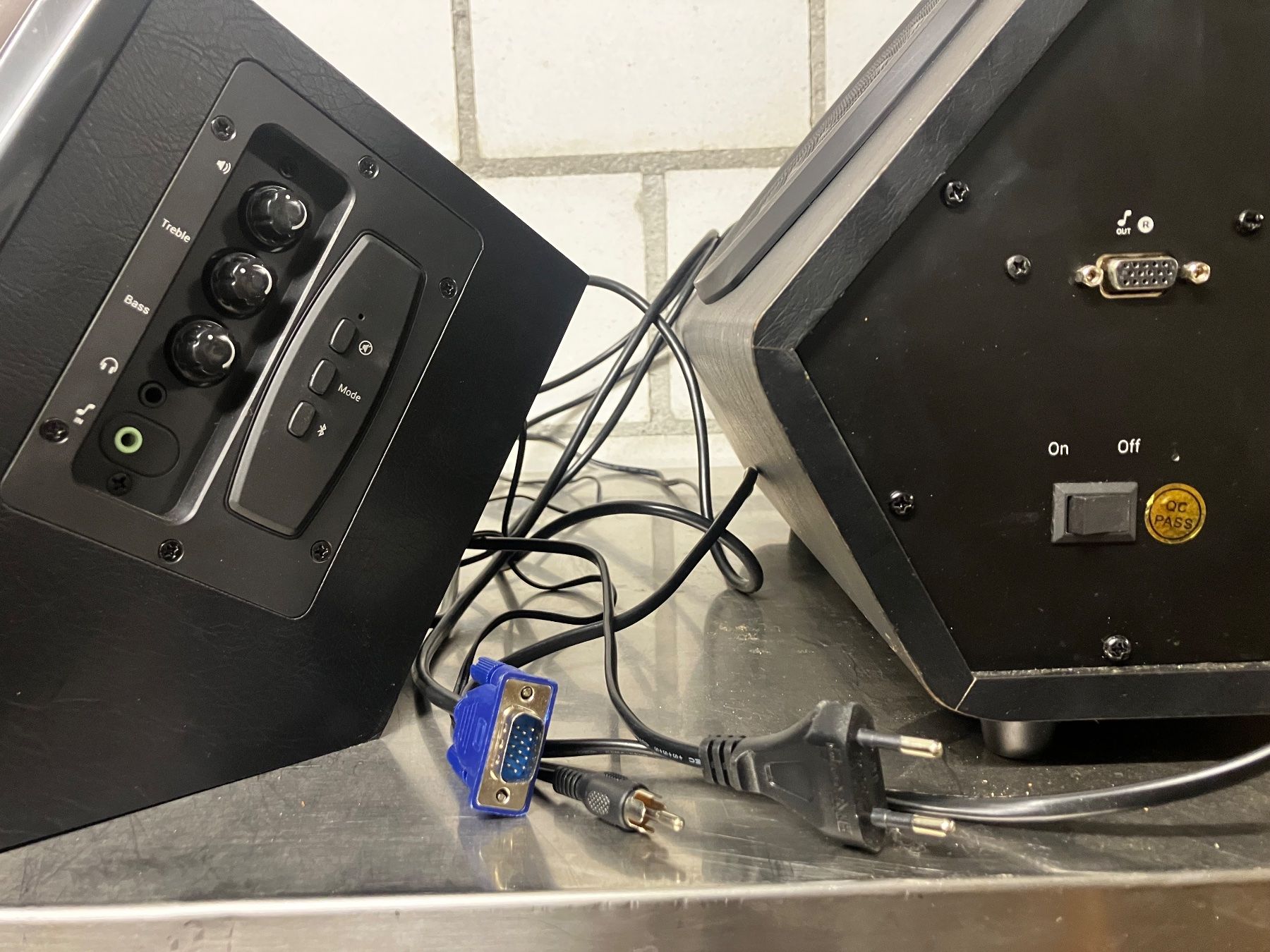 Trust Lautsprecher: Musikanlage Trust – Gebraucht aus Bern von td7_t7qc 3