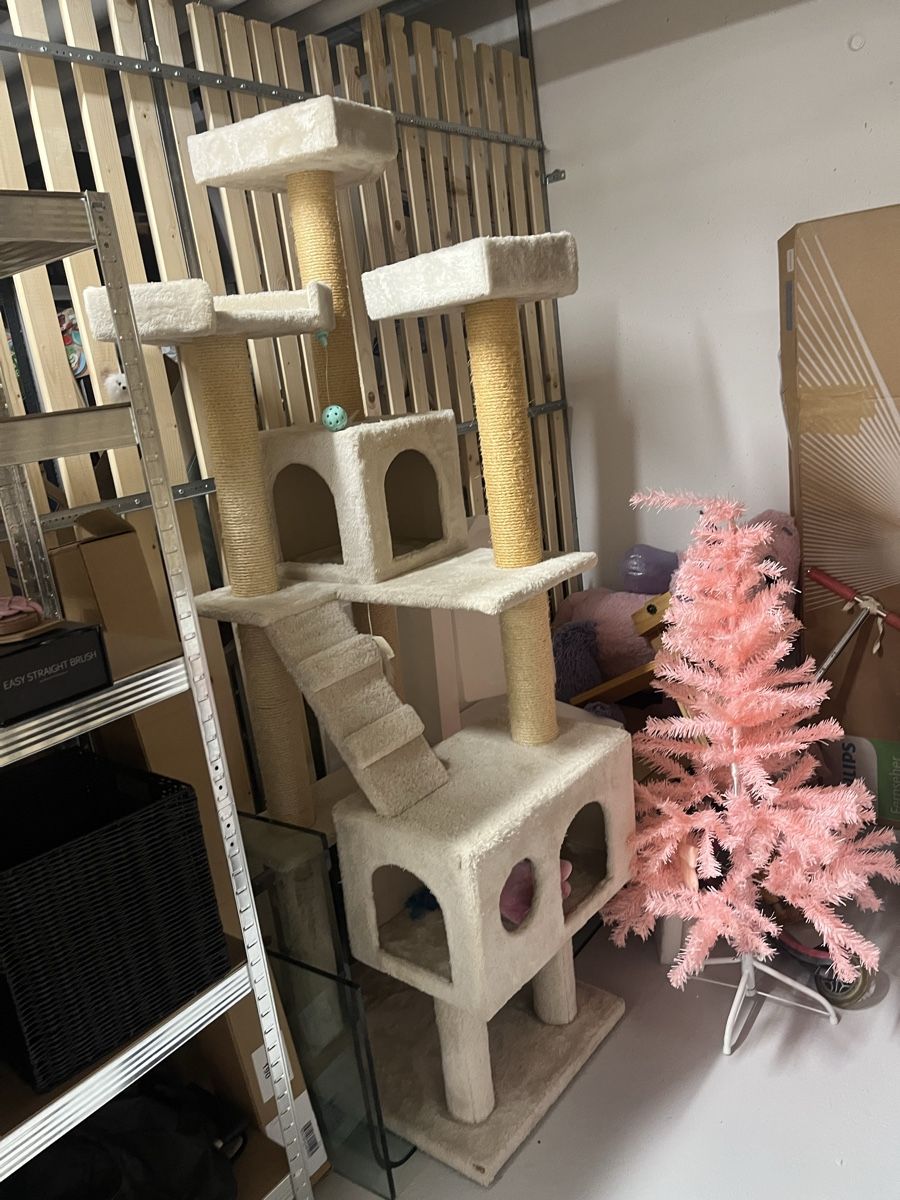 Tiragraffi: Katzenbaum beige – Usato da Kehrsatz venduto da Tamar168 1