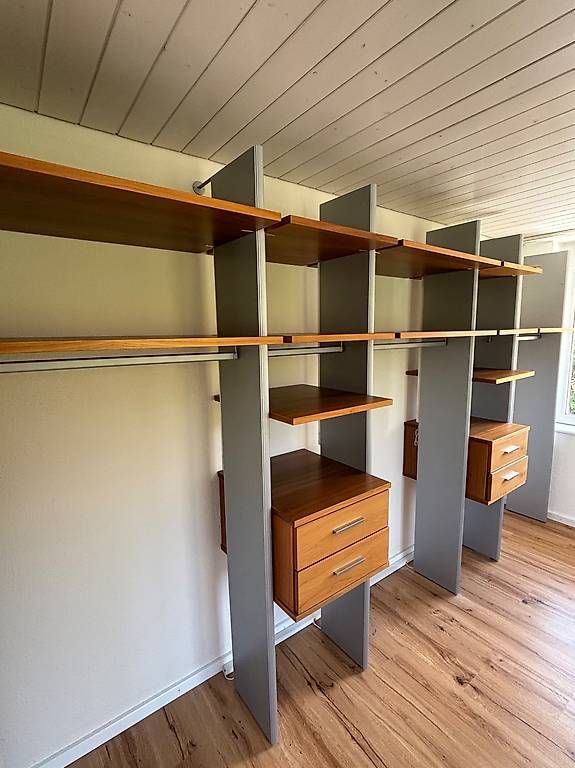 Garderobe: Ankleidezimmer Garderobe – Gebraucht aus Teufenthal AG von MichaelMeyers