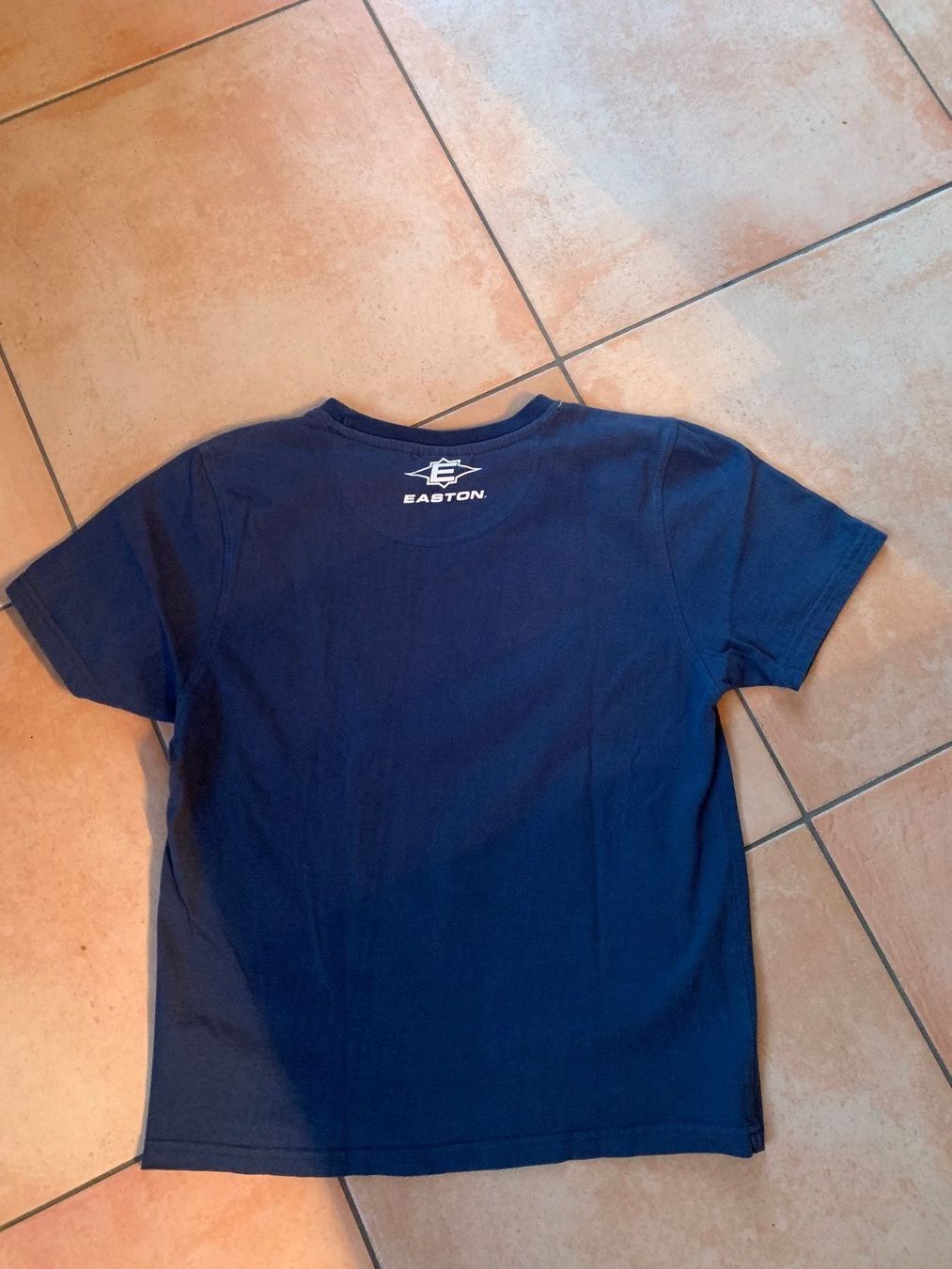 Hemden, T-Shirts & Polos: T-shirt EASTON – Gebraucht aus La Chaux-de-Fonds von brutus586 1