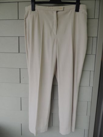 SCHÖNE HOSE "LIFE STYLE - PERFECT CHOICE"  NP 98 CHF 46