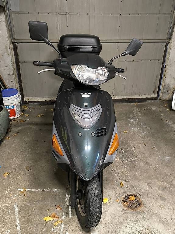 Scooters: 125 Roller Suzuki AN125 – Gebraucht aus Port von Lararuth