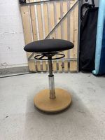 Ergonomischer Sitzhocker