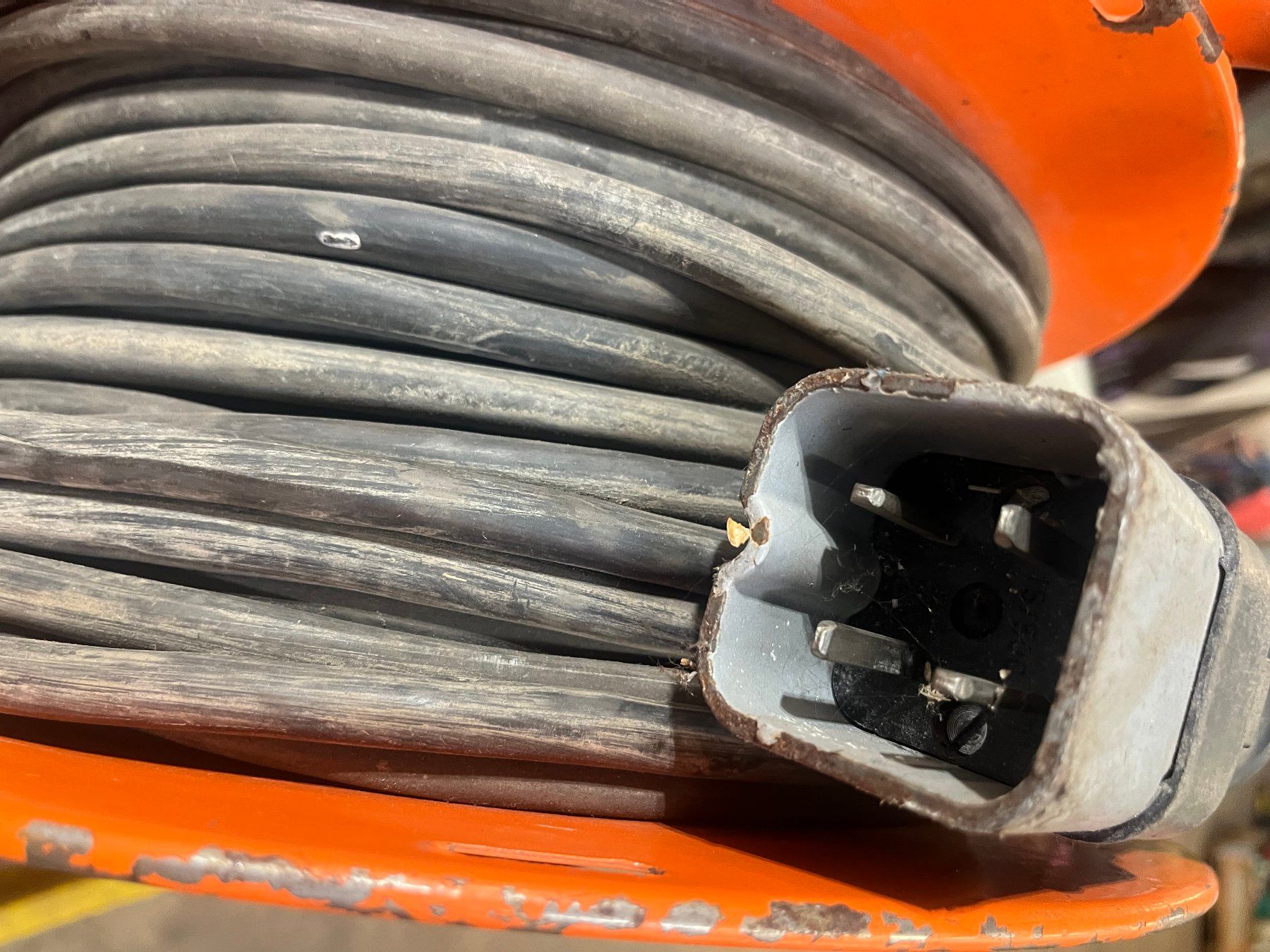 Kabel: Kabelrolle J15 4Pol – Gebraucht aus Brütten von Waepfi 4