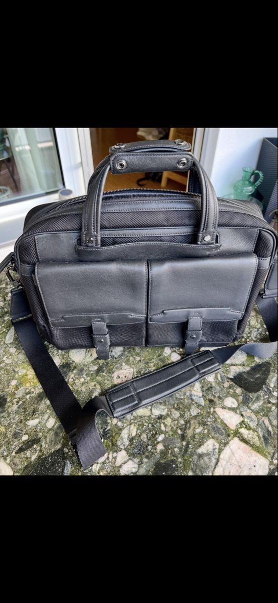 Navyboot Valigie & Borse: Navy Boot Laptoptasche aus Leder & Stoff – Usato da St. Gallen venduto da Zaruhi34