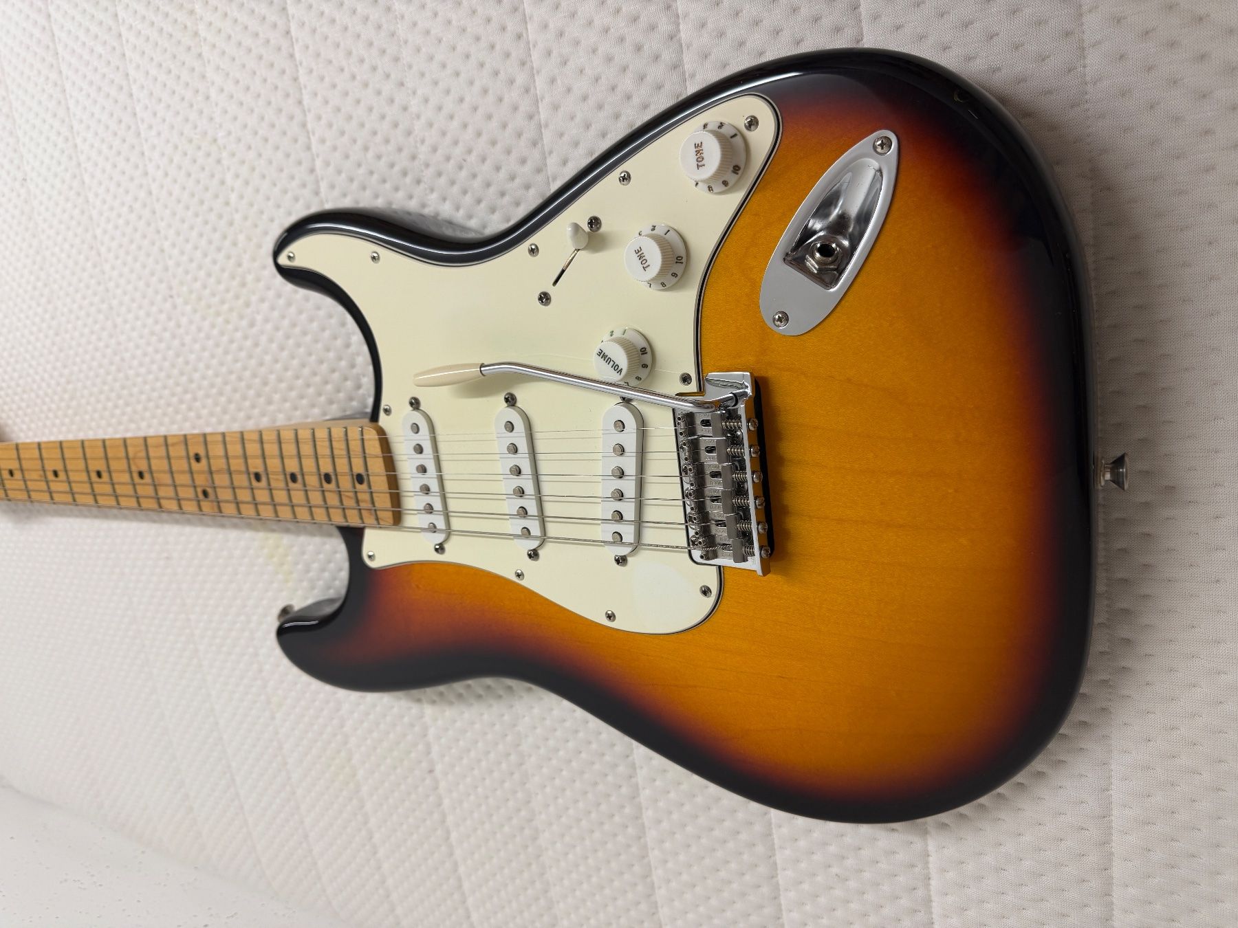 Musikinstrumente: Fender MIM • 90s Sunburst • Maple Neck – Gebraucht aus Rapperswil SG von bjo_72lx