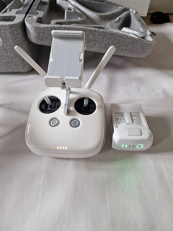 Videocamere: DROHNE: DJI Phantom 4 Pro – Usato da Ostermundigen venduto da kue_2py2 3
