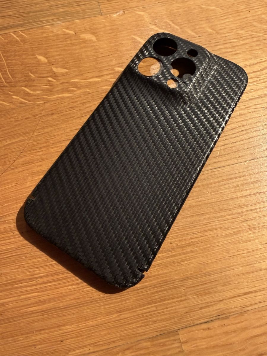 Apple Cover & Protezioni schermo: Nevox Carbon Case iPhone 16 Pro – Usato da Zollikon venduto da Gas_Monkey