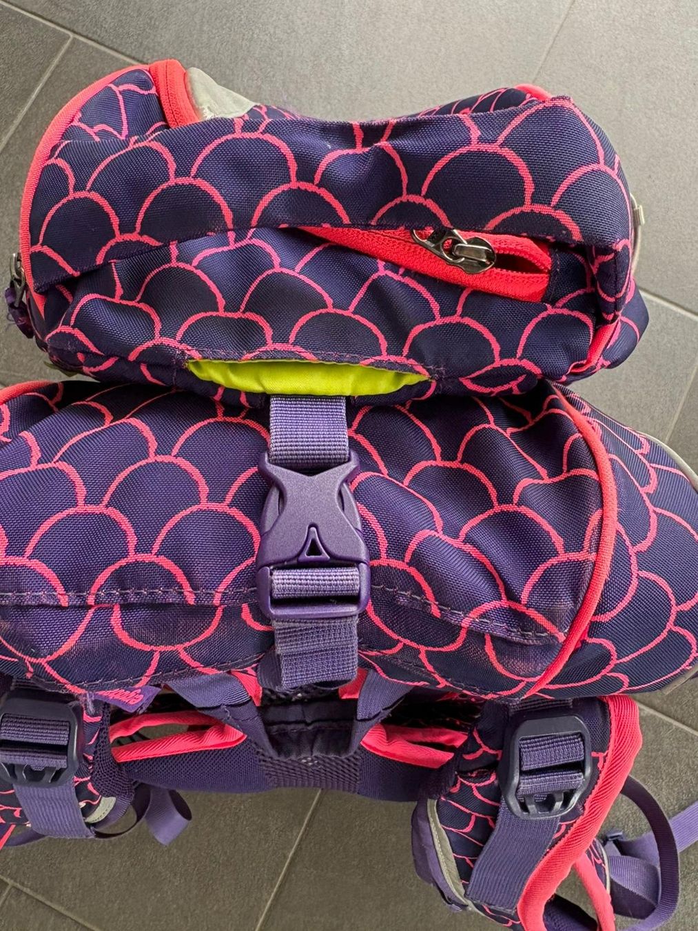 Ergobag Borse & Zaini: Ergobag Perlentauchbär mit Sportbeutel – Usato da Glattfelden venduto da Rogermetallica 2