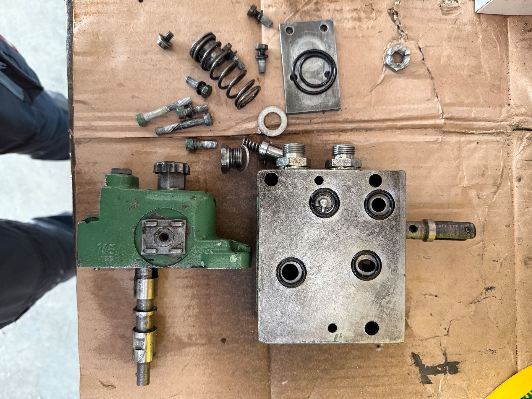 Altro per industria metallurgica: Bosch SB7 Hydrauliksteuergerät – Difettoso da Henggart venduto da FurrerElectronics