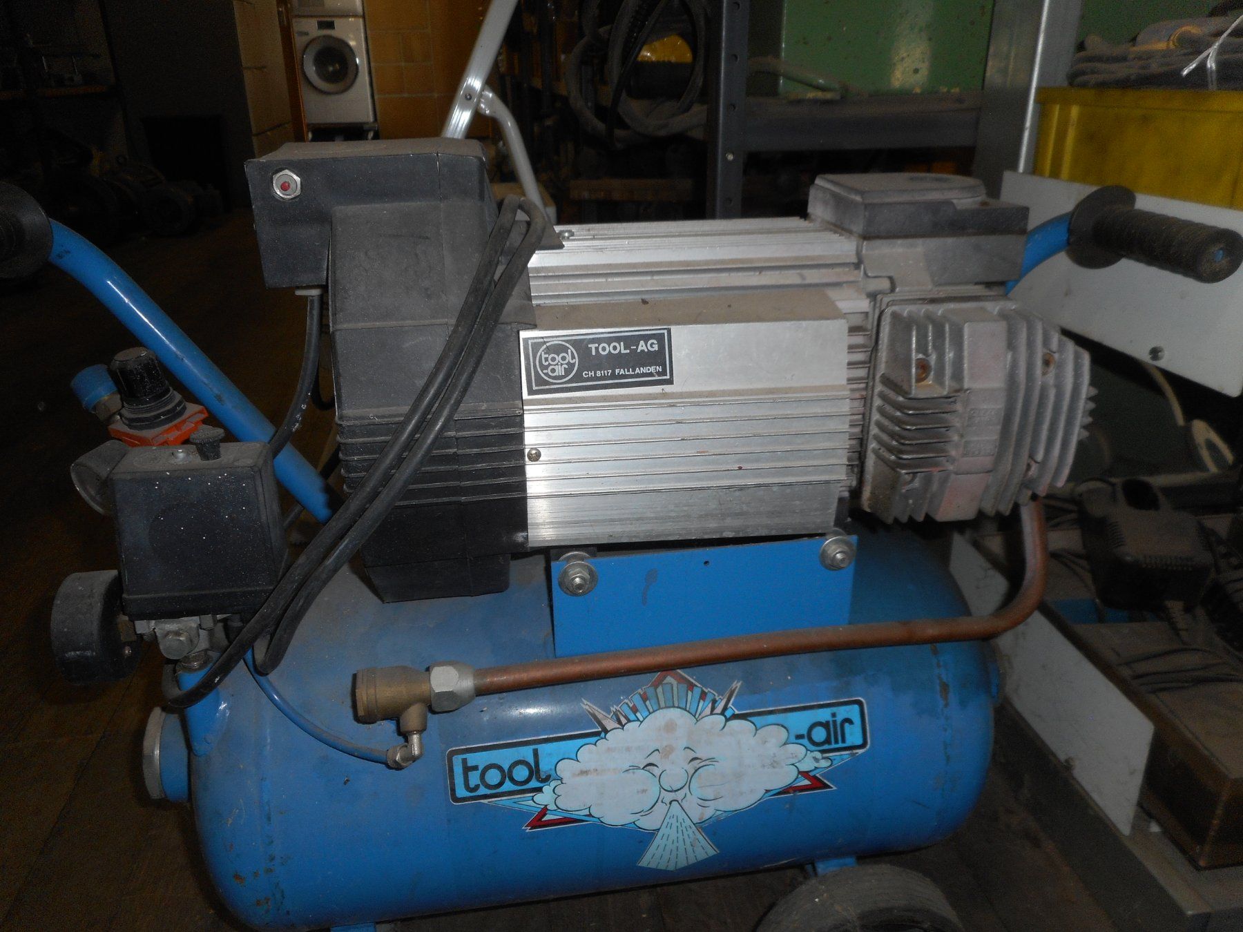Compressori: Automatische Kompressor-Anlage 230 Volt – Usato da Niedergösgen venduto da motoren-meier