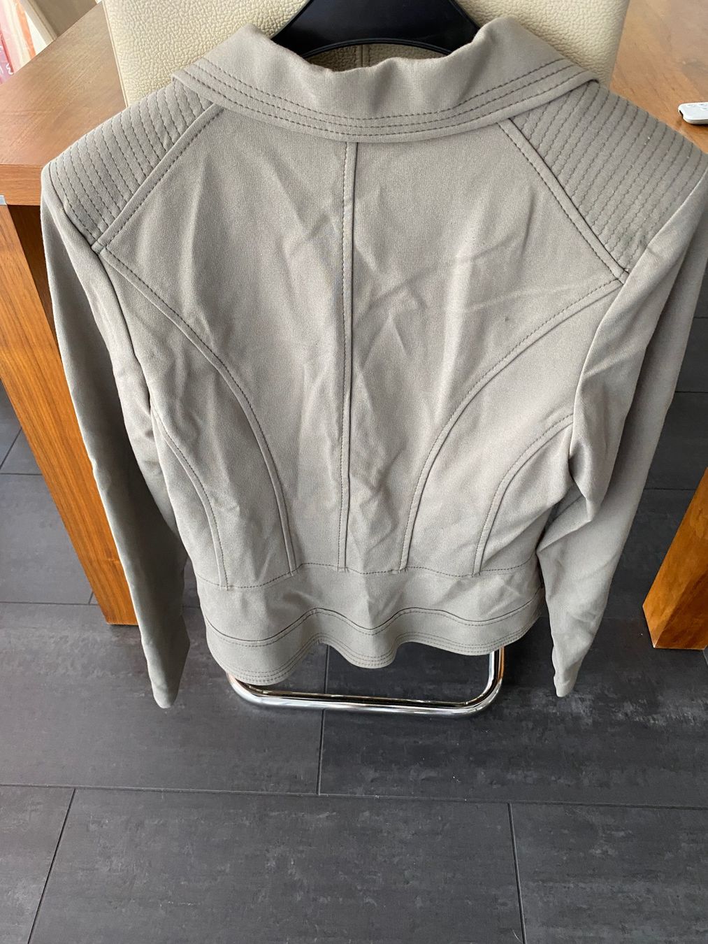 Giacche: Modischer Blazer von APANAGE – Usato da Chur venduto da bibo014 1