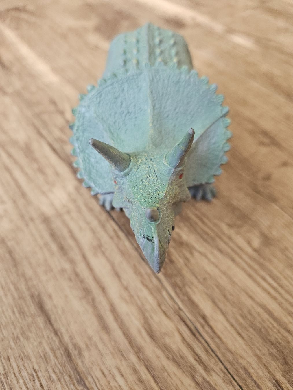 Statuette: Triceratops Dinosaurier Spielfigur – Usato da Unterseen venduto da Panini56 2
