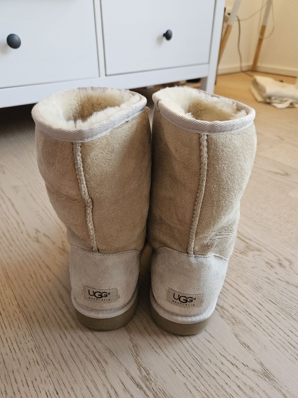 Ugg Scarpe da uomo: Klassische UGG Boots in Sand, Grösse 42 – Usato da Rotkreuz venduto da Bibi2405