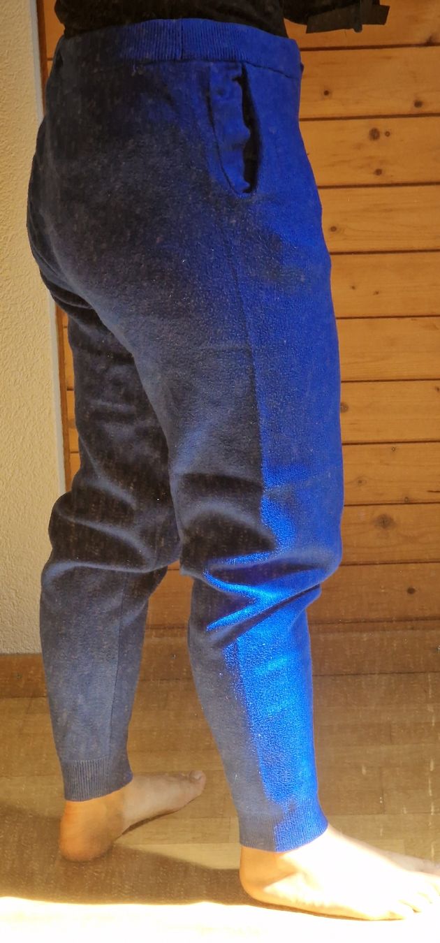 Pantaloni: Blaue weiche Jogginghose – Usato da Wil SG venduto da zeh_pck9 3