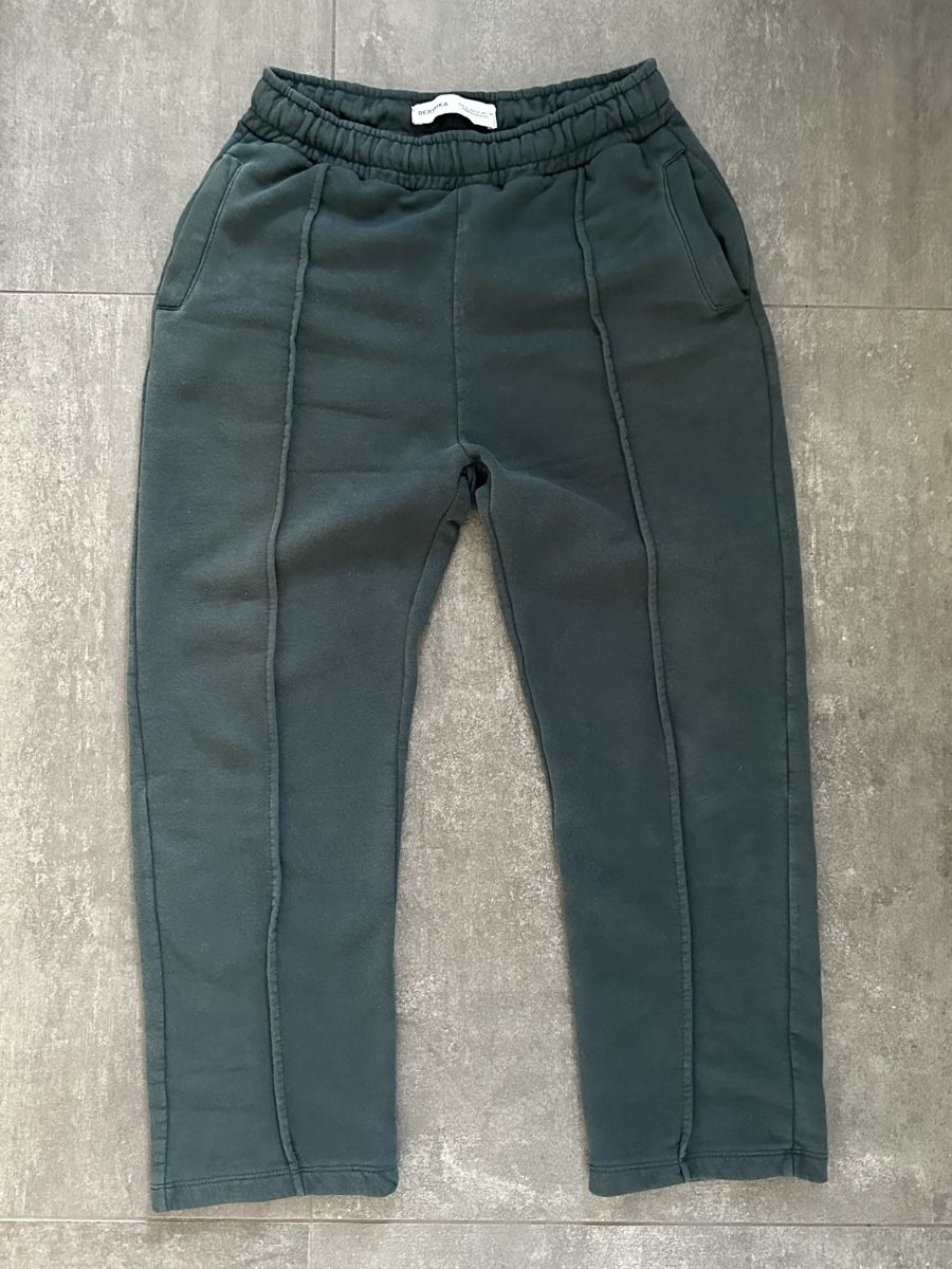 Bershka Hosen: Green pants, size M, BERSHKA  – Gebraucht aus Losone von Gioelenalli_