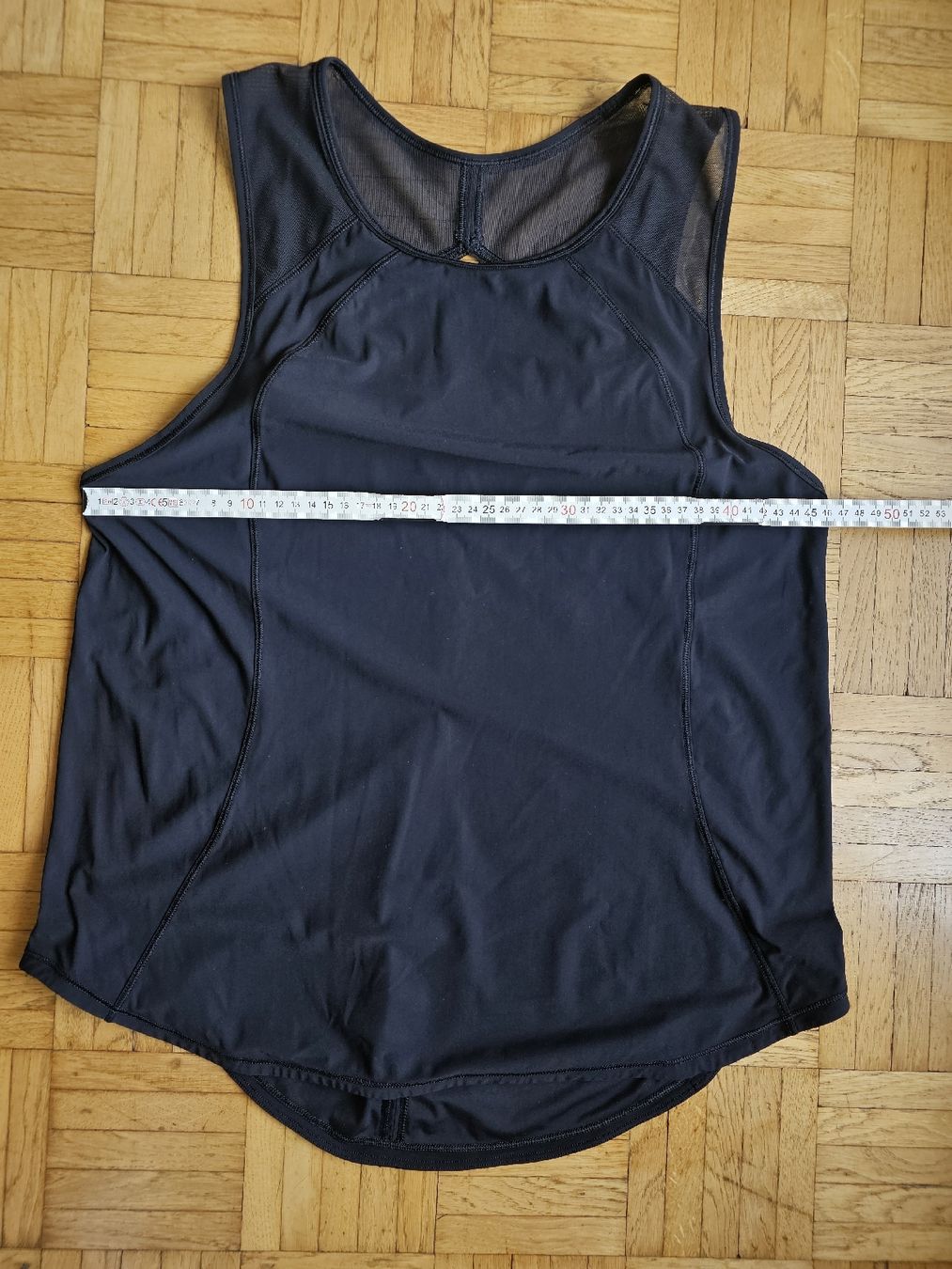 Lululemon Tops: Lululemon mesh keyhole tank top L/XL – Gebraucht aus Zürich von Ada2 1