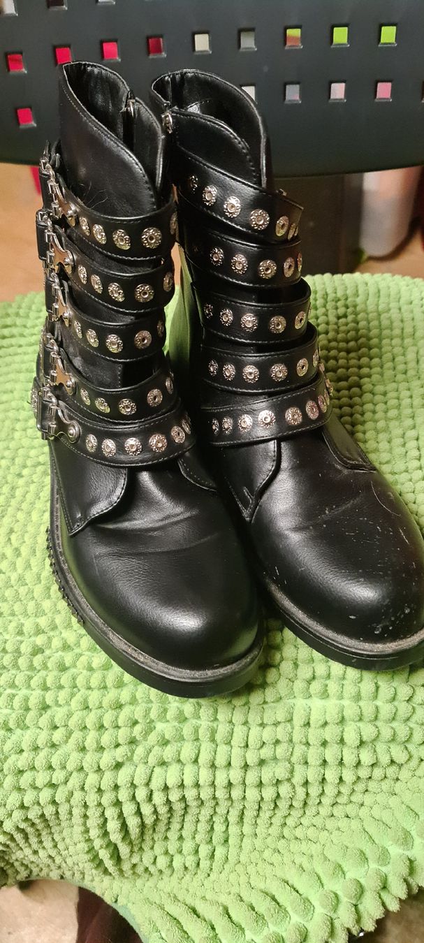 Scarpe da donna: Stiefelette – Usato da Bellerive VD venduto da Hermes5