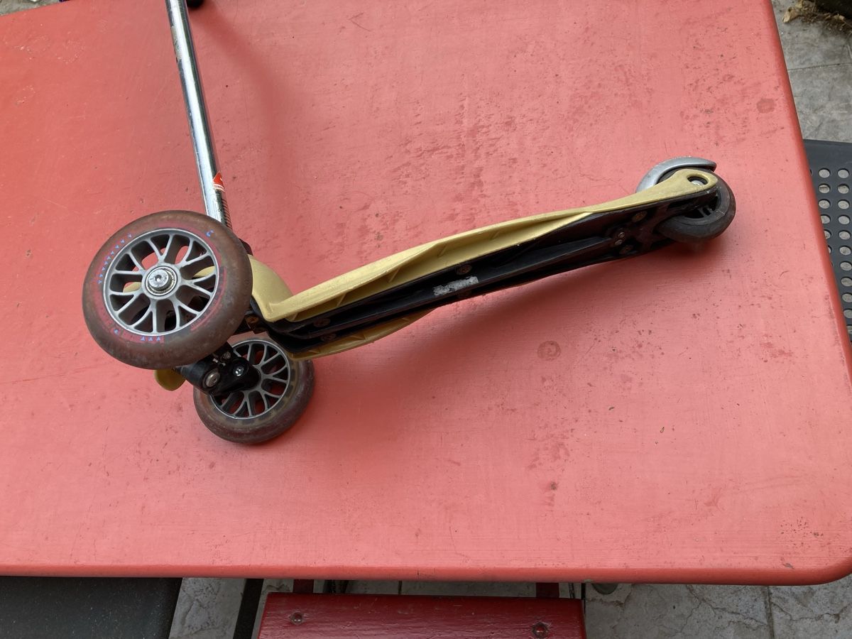 Micro Kickboard: Micro Mini-Scooter goldfarben – D'occasion à Riehen par jod_7vn2 3