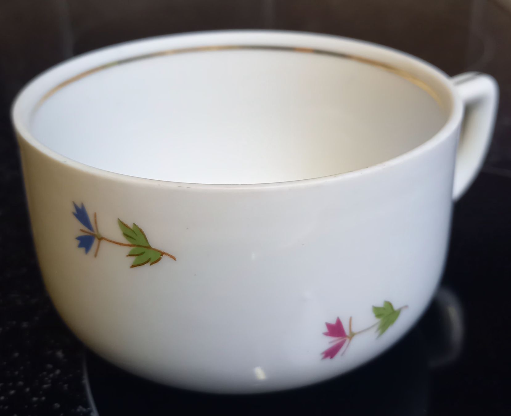 Tazze: Antike Tasse mit feinem Goldrand – Usato da Marbach LU venduto da Ilrebo 5