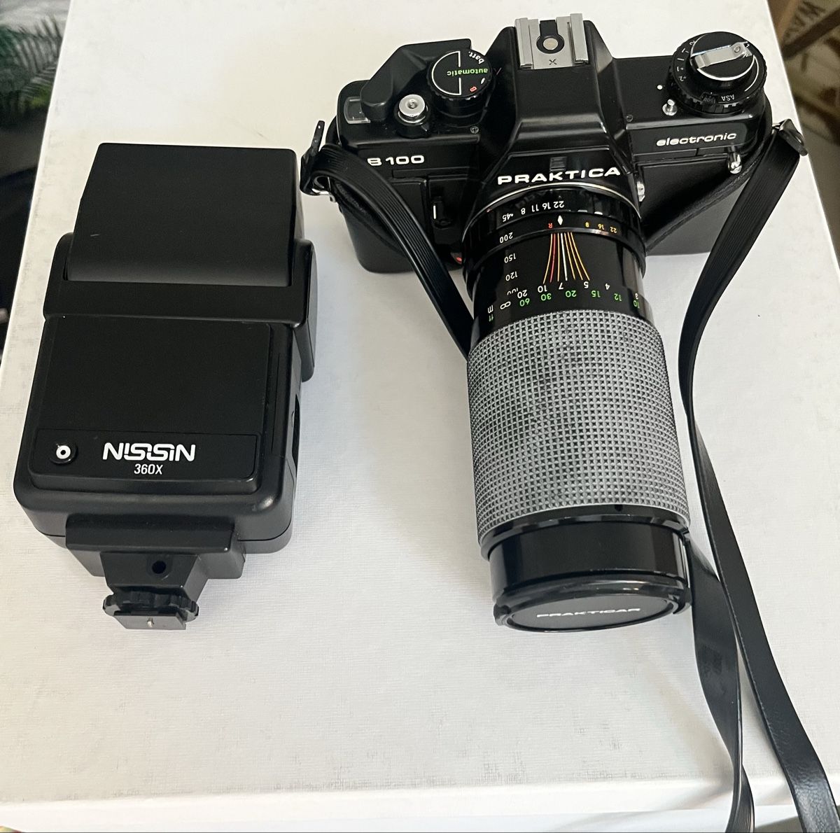Praktica Fotocamera: Praktica Kamera mit Stativ – Usato da Zäziwil venduto da Cassius_X