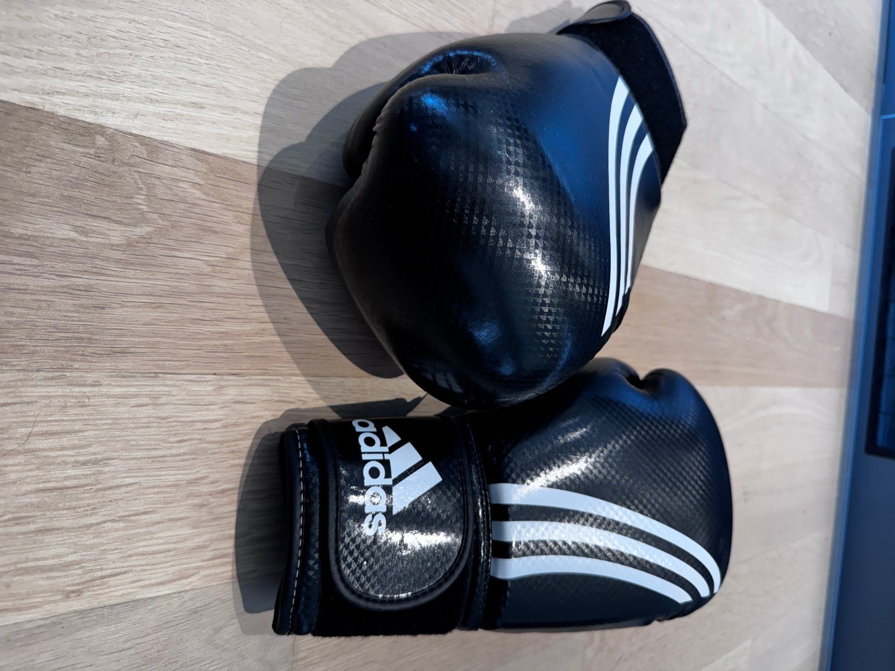 Adidas Handschuhe & Handstulpen: Adidas Boxhandschuhe clima cool 12oz – Gebraucht aus Solothurn von Armada-3 4
