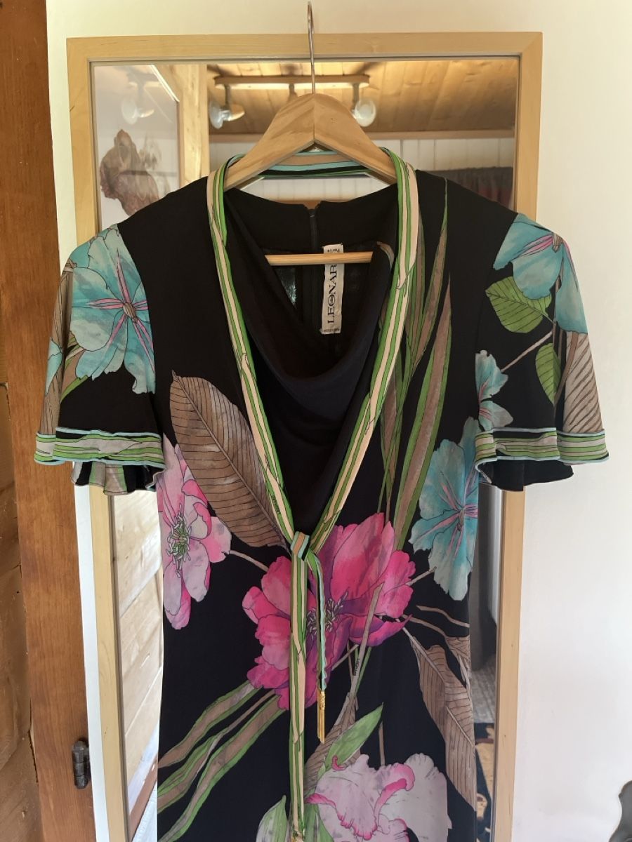 Vestiti: LEONARD Silk  floral pattern black pink blue – Usato da Leysin venduto da cecilegadd 1