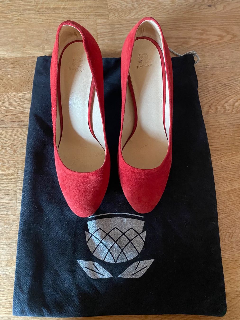 Navyboot Damenschuhe: Navyboot Pumps Wildleder – Gebraucht aus Thun von annis_needful_things 1