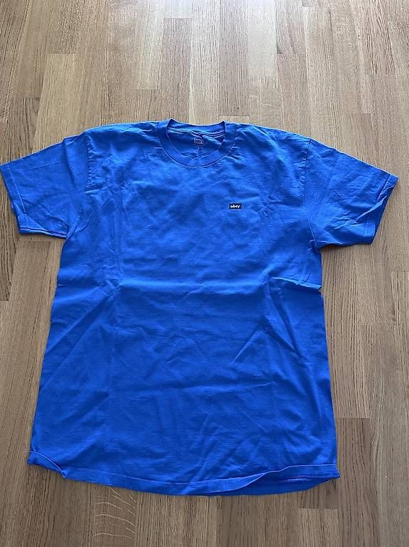 T-shirt: Obey T-Shirt – Usato da Bottmingen venduto da SemirKaeslin 1
