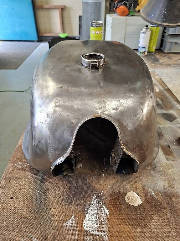 Accessori per altri veicoli: Stahltank, cafe racer umbau – Usato da Uster venduto da Kim50 1
