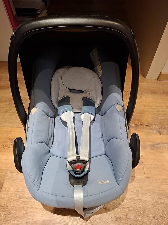 Seggiolini per auto: Maxi-cosi avec base isofix – Usato da Gossens venduto da flo_m72j