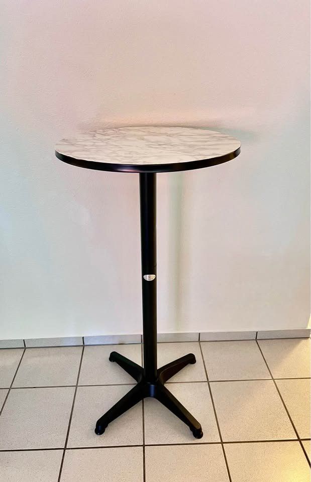 Tables: Bartisch 70 cm und 115 cm – D'occasion à Solothurn par sl_27